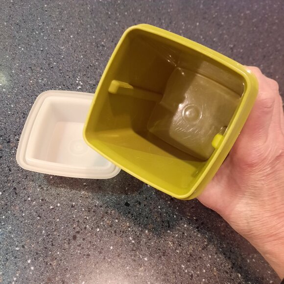 Vintage Tupperware 1330-4: Avocado Green Pick-A-Deli Lifter Pickle Keeper - Picture 5 of 7